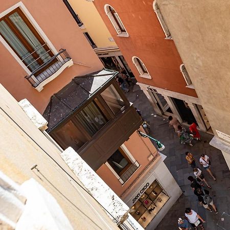 Apartamento Venezia-San Marco View On Luxury Shopping Street Exterior foto