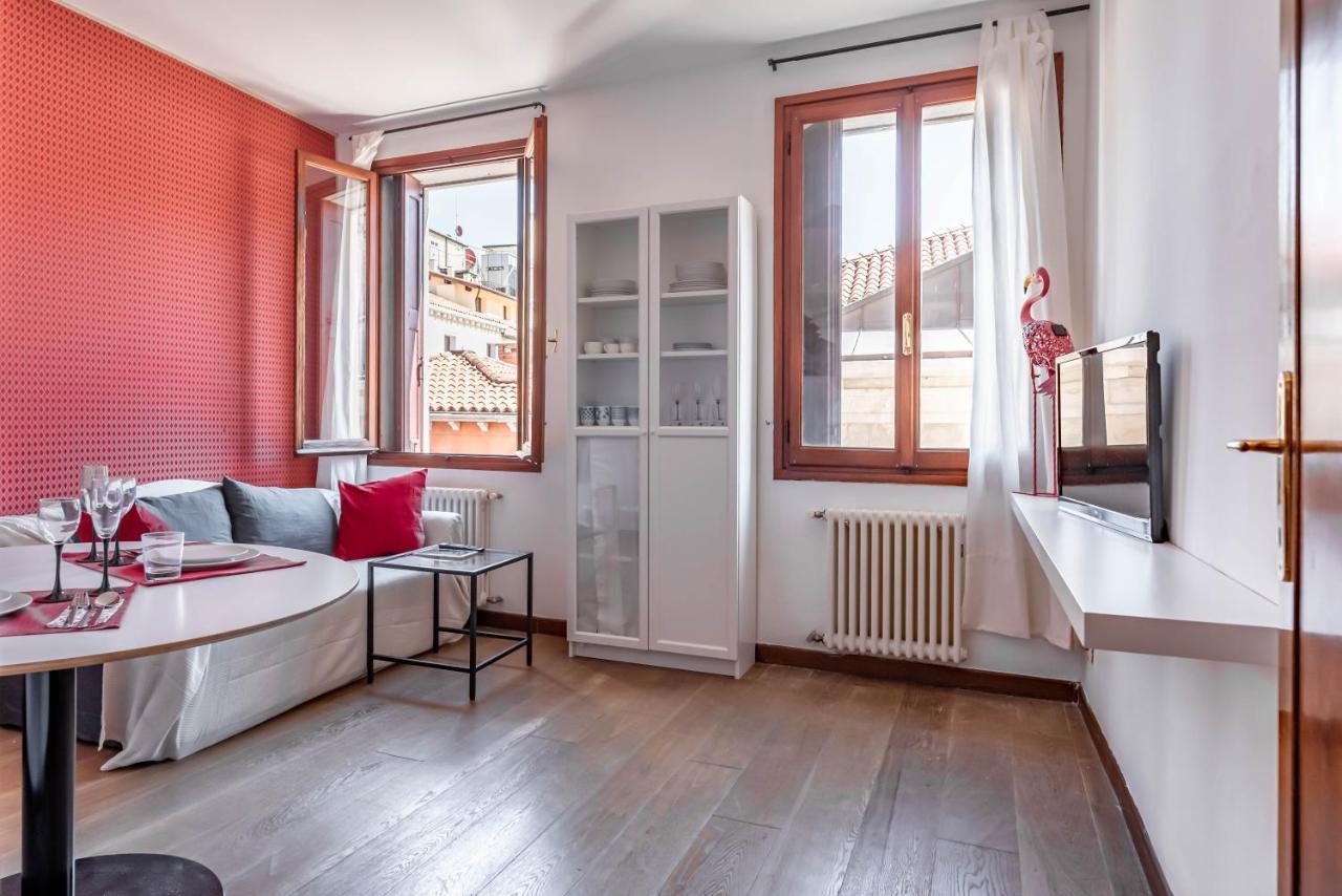 Apartamento Venezia-San Marco View On Luxury Shopping Street Exterior foto